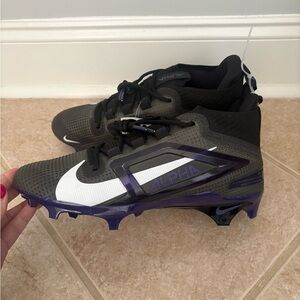🆕 Nike Alpha black and purple football cleats size 9